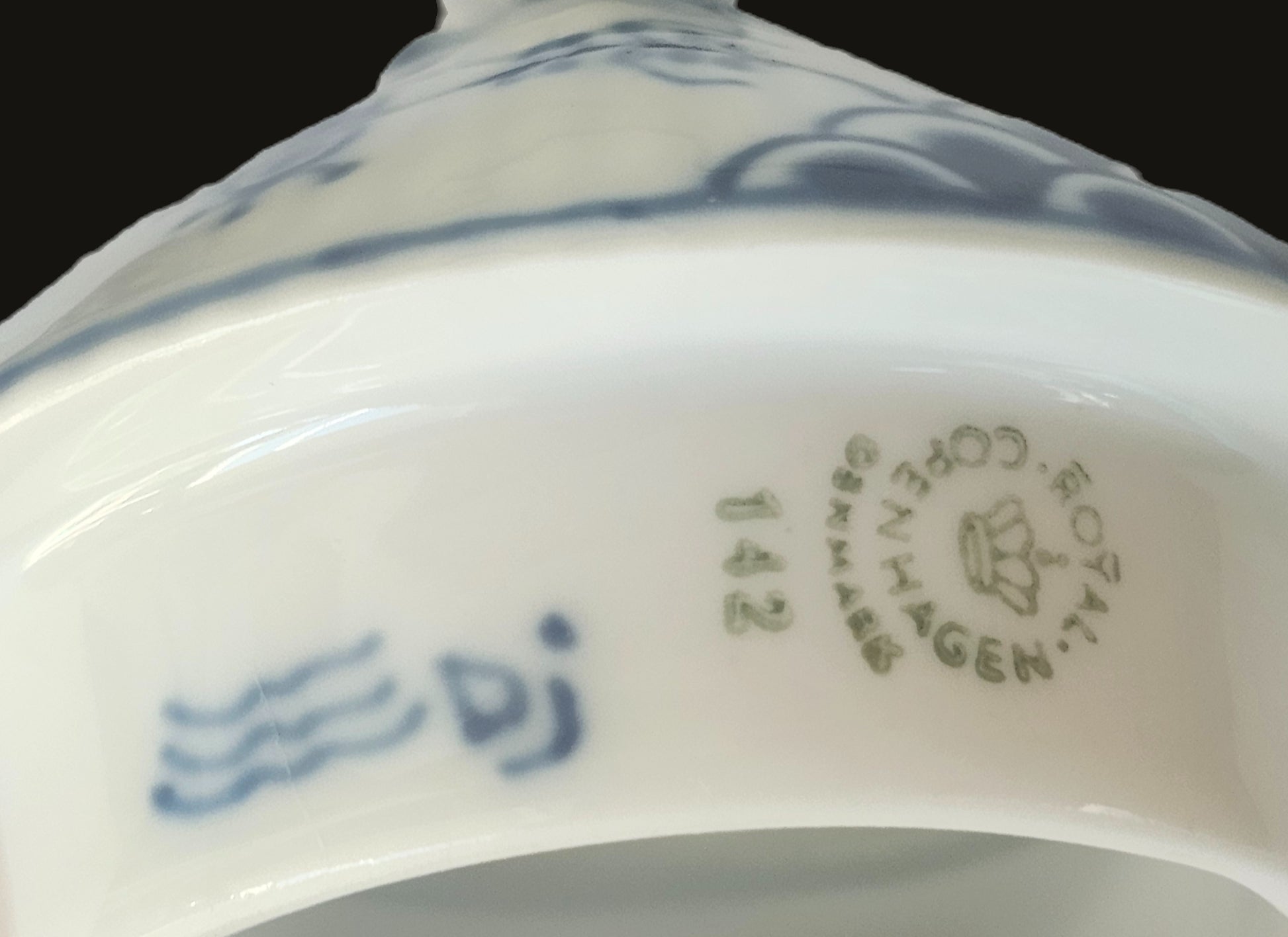 Gorgeous Royal Copenhagen Blue Fluted Full Lace Teapot image 7