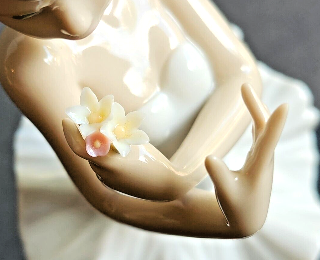 LLADRO #7641 For A Perfect Performance 1995 Event Ballerina Figurine image 2