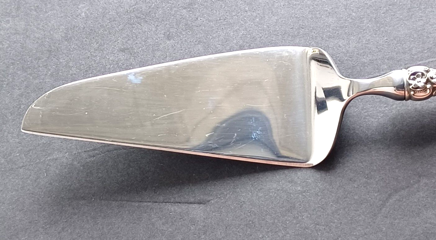 Grande Baroque by Wallace Sterling Silver Pie and Cake Server image 1