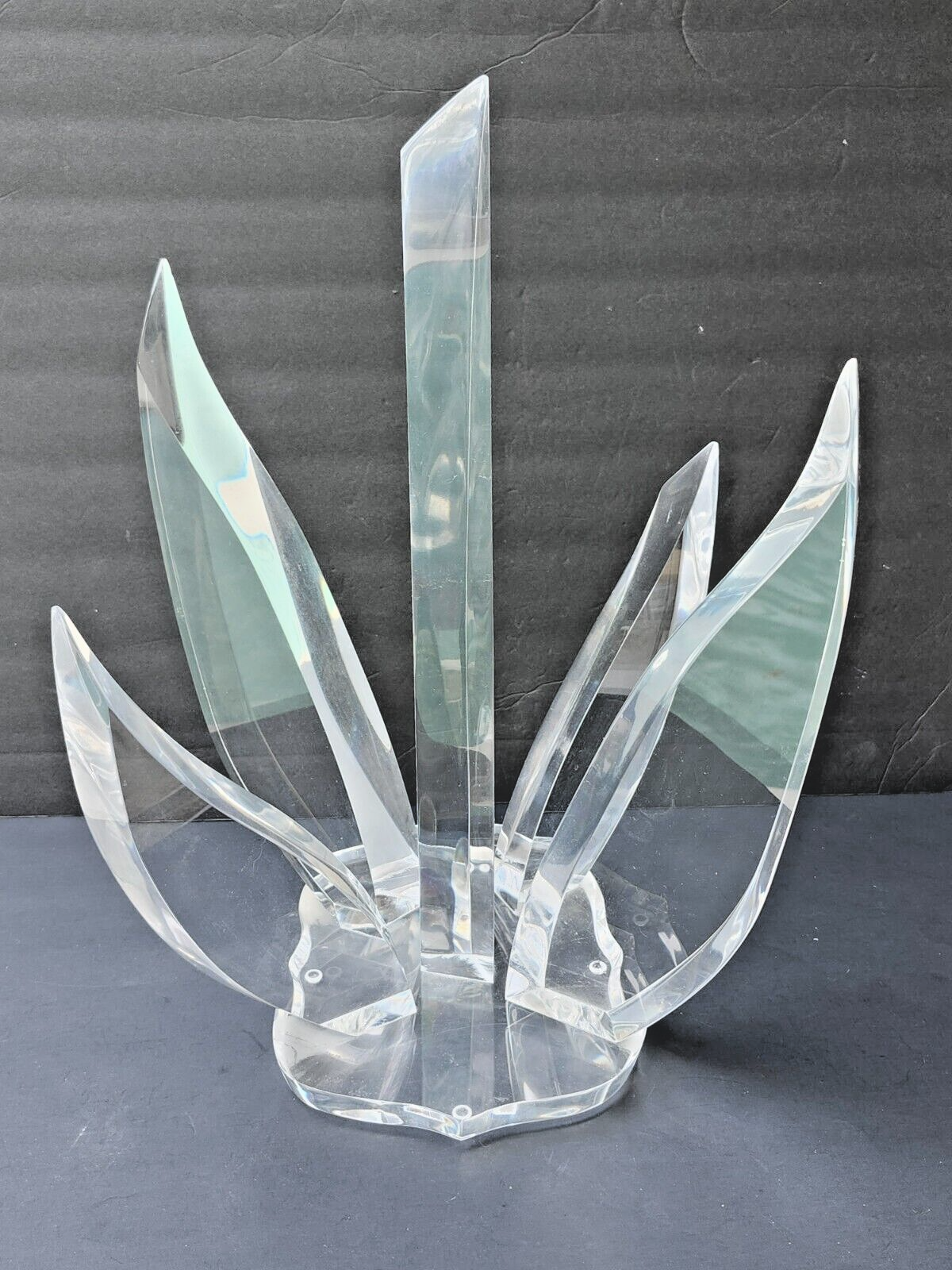 Large Mid Century Modern Abstract Fire Flames Lucite Sculpture Centerpiece image 3