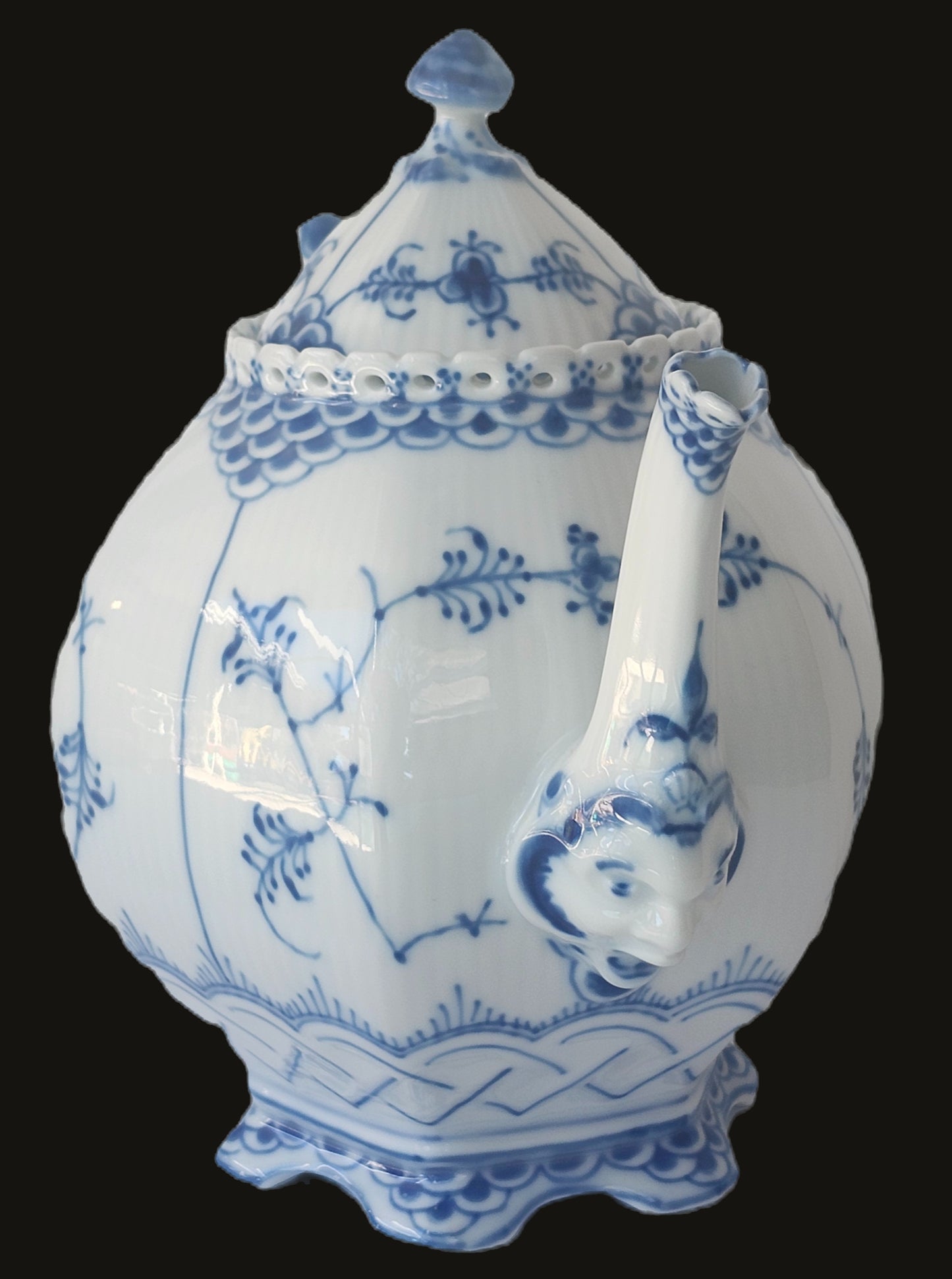 Gorgeous Royal Copenhagen Blue Fluted Full Lace Teapot image 2