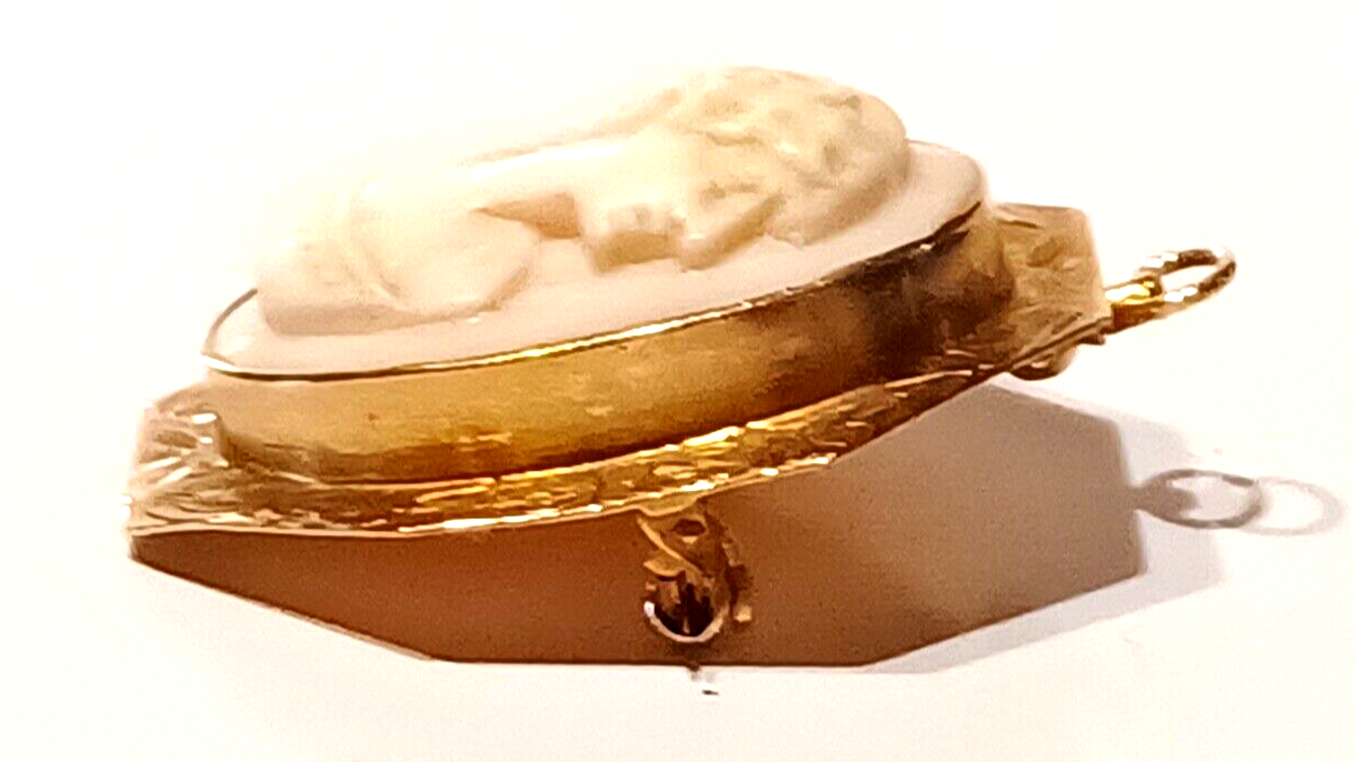 Gorgeous Antique Pin Coral Cameo & 10k Yellow Gold Scroll Pendant Pin image 12