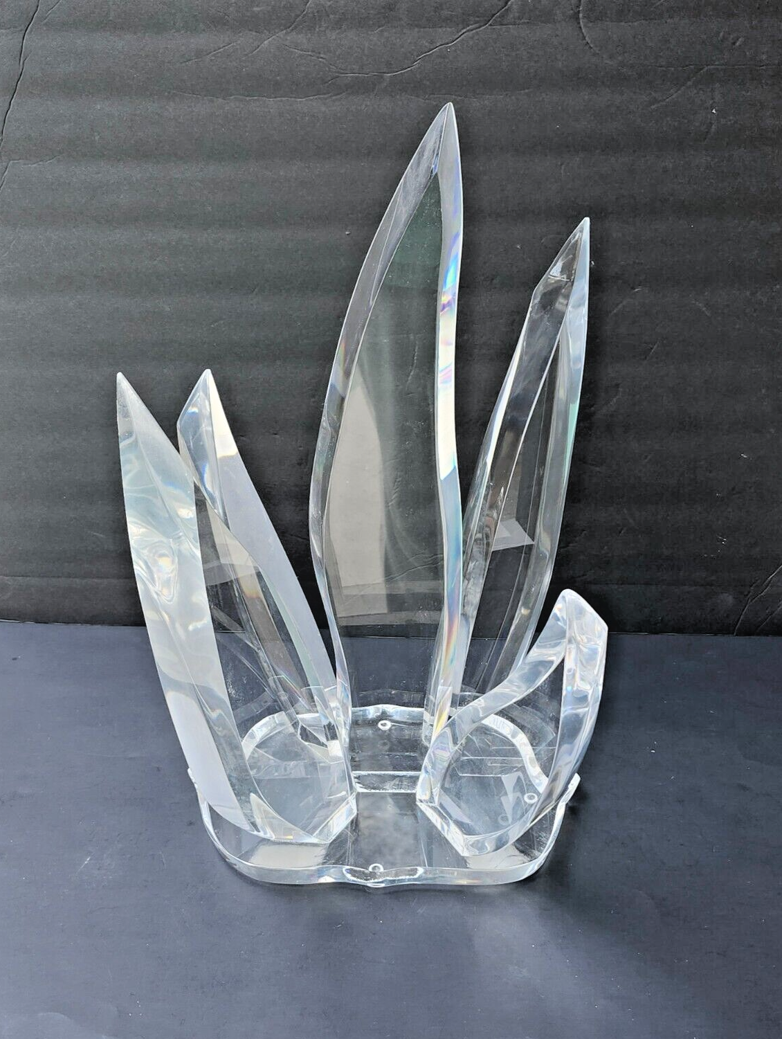 Large Mid Century Modern Abstract Fire Flames Lucite Sculpture Centerpiece image 0