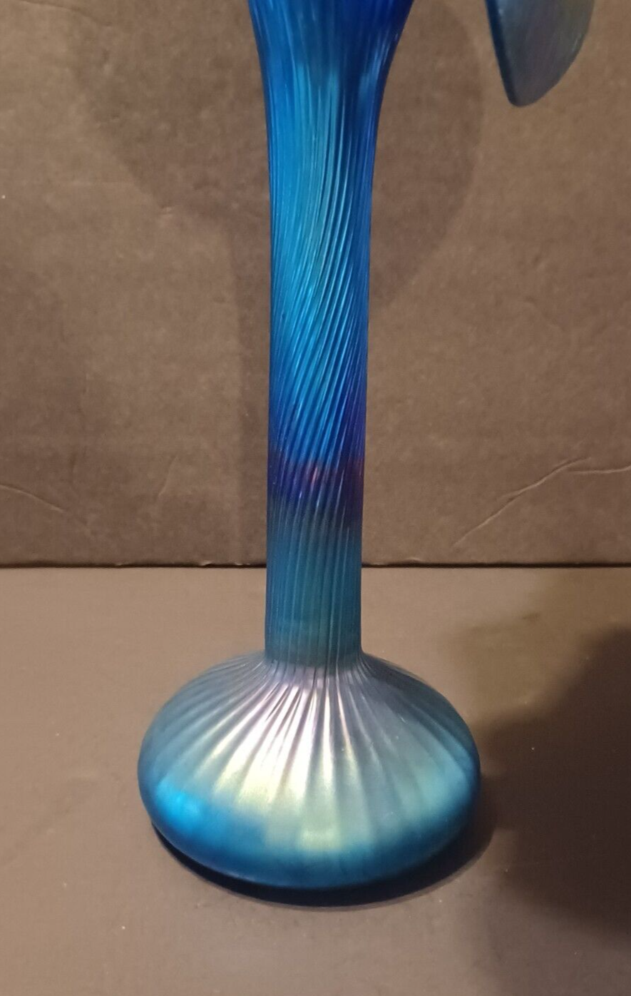 LUNDBERG Studios Art Glass JACK IN THE PULPIT Aurene Blue Iridescent Vase image 9