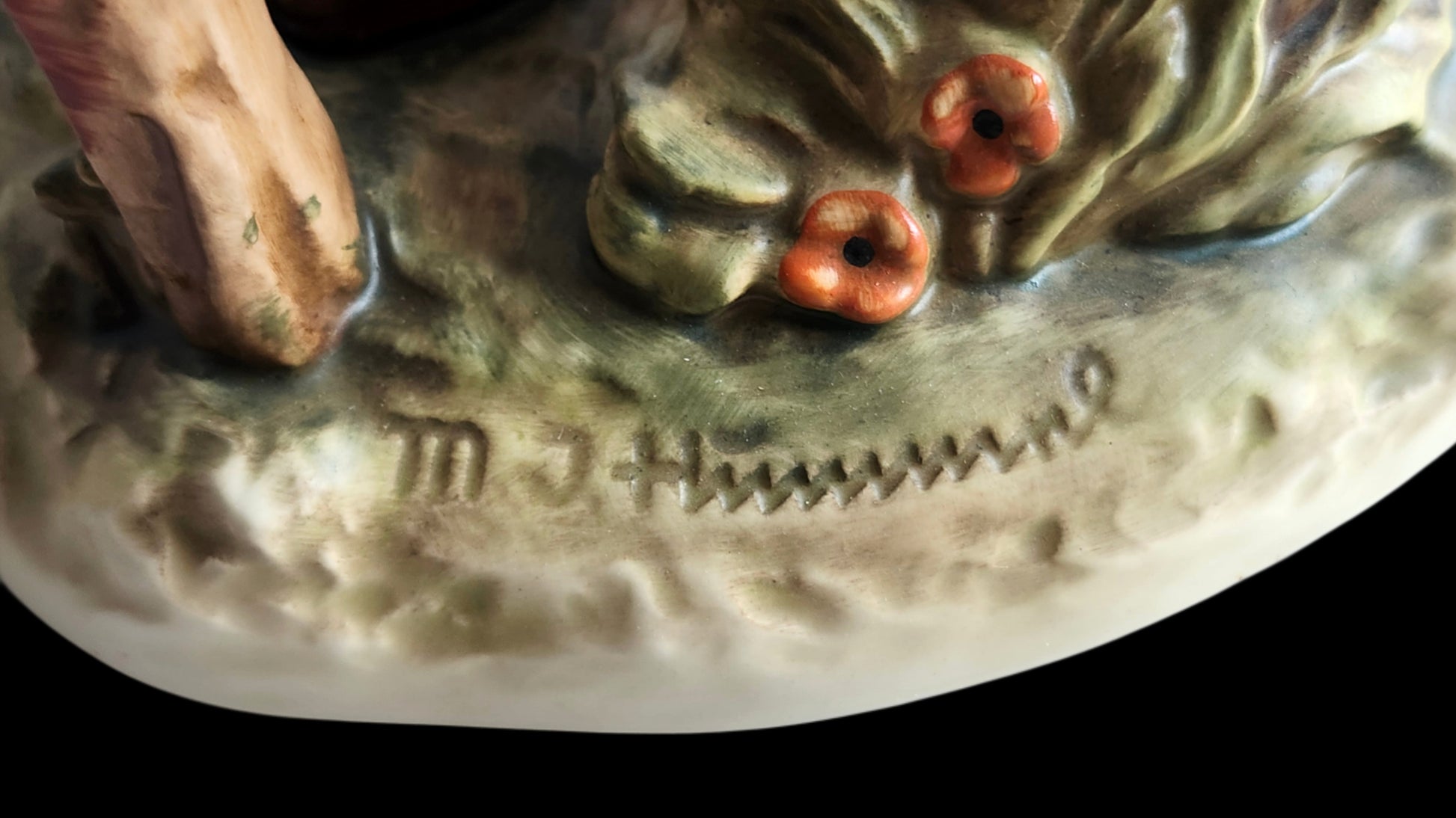 Hummel WELCOME SPRING Figurine #635 Century Collection with Box image 4