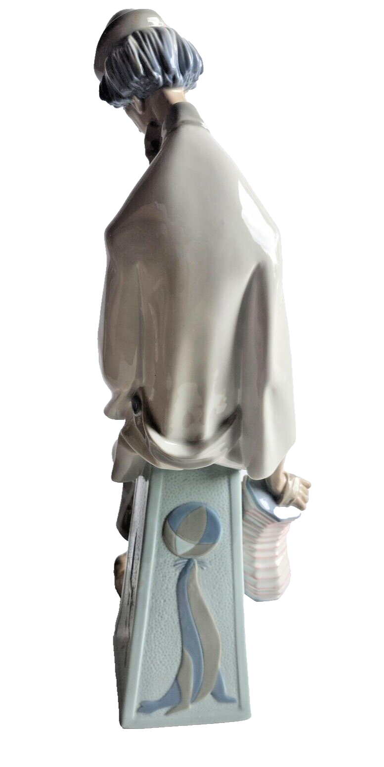 Lladro 1027 Clown with Concertina Accordion 18" Figurine in Box ~ Retired image 5