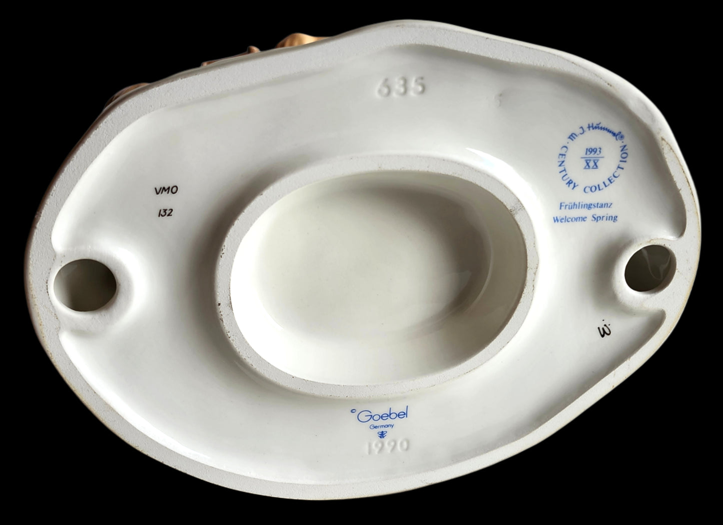 Hummel WELCOME SPRING Figurine #635 Century Collection with Box image 5