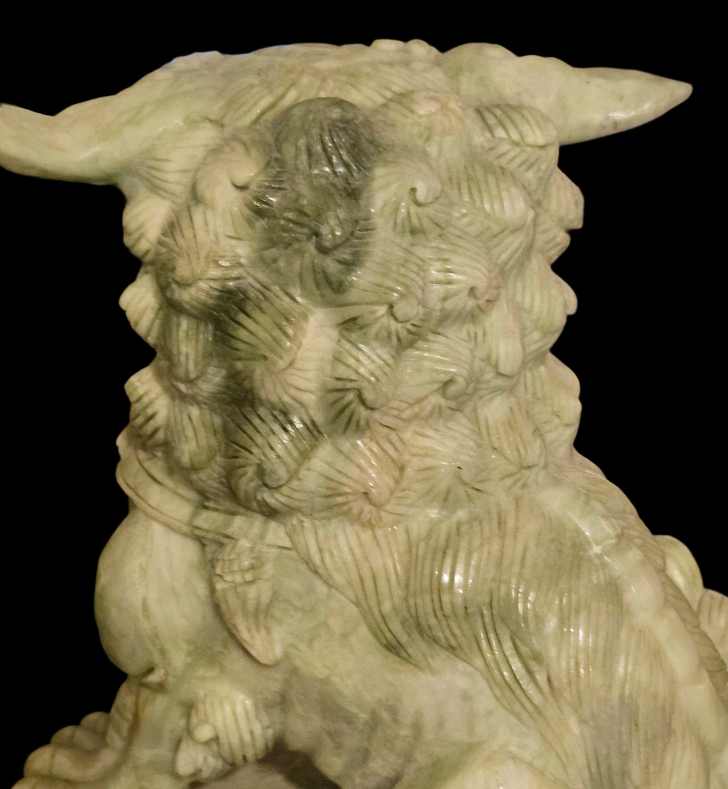 Large Pair of Vintage Carved Jade Chinese Foo Dogs with Wood Base image 4