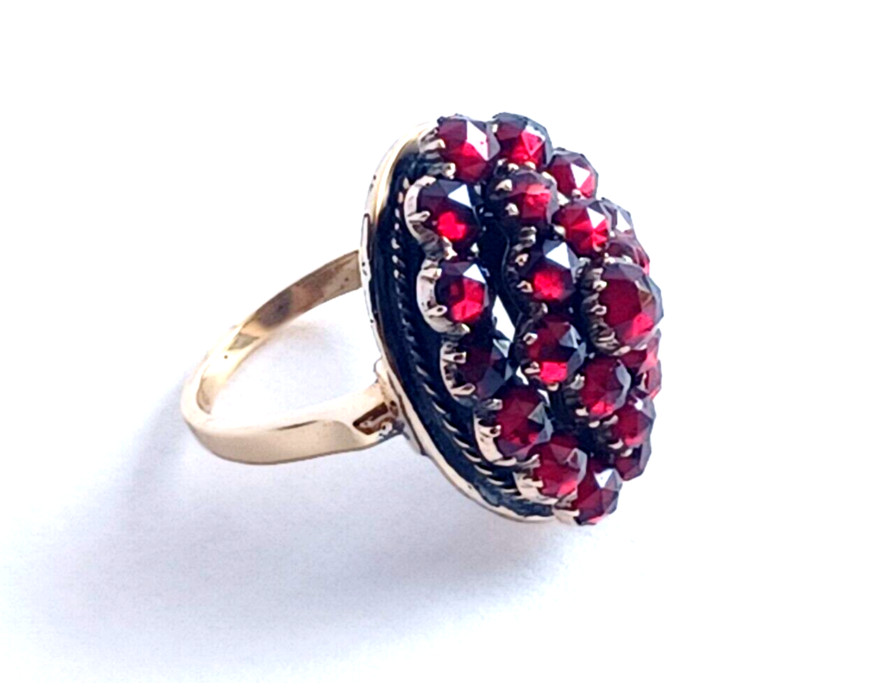 Antique Victorian Bohemian Garnet & 10K Yellow Gold Ring image 2