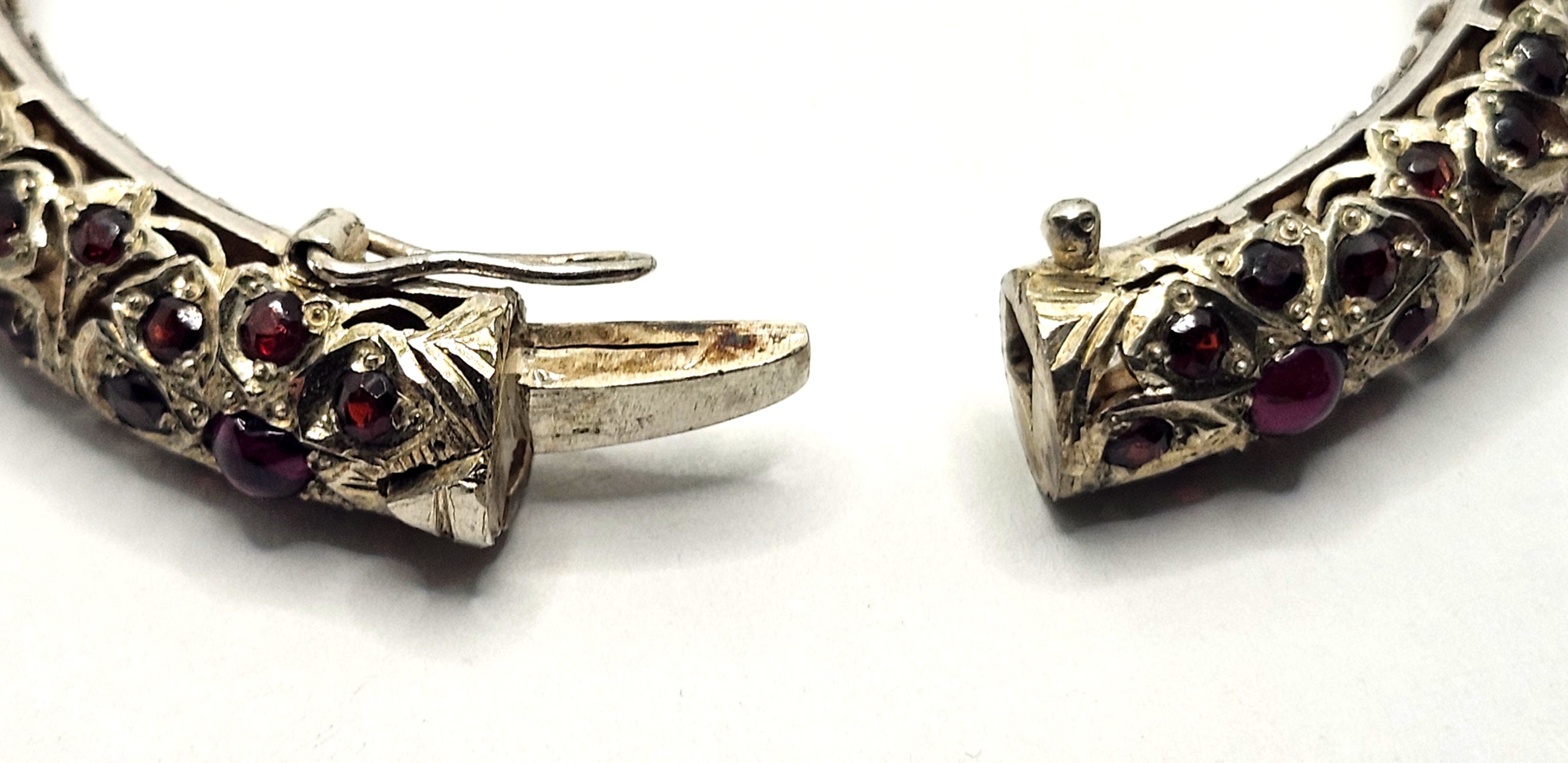Mughal Indian Sterling Silver & Garnet Hinged Bangle Bracelet image 10