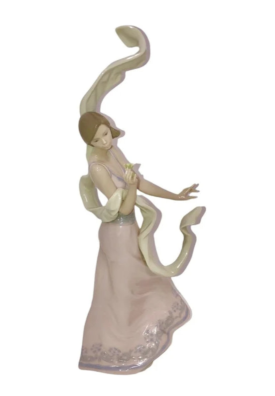 Lladro #6251 "Wind of Peace" Figurine with Original Box image 1