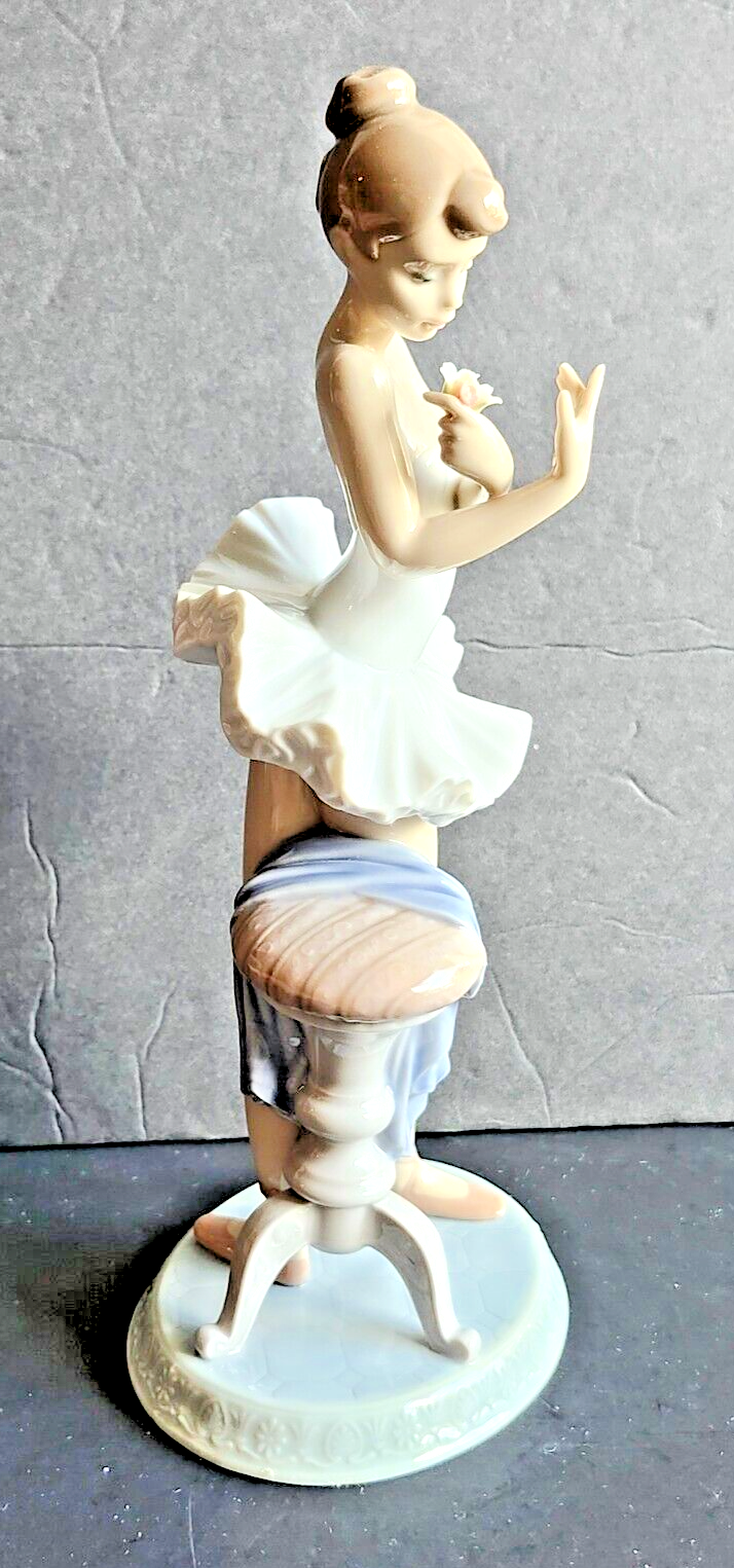 LLADRO #7641 For A Perfect Performance 1995 Event Ballerina Figurine image 5