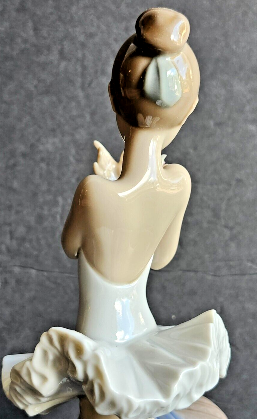 LLADRO #7641 For A Perfect Performance 1995 Event Ballerina Figurine image 7