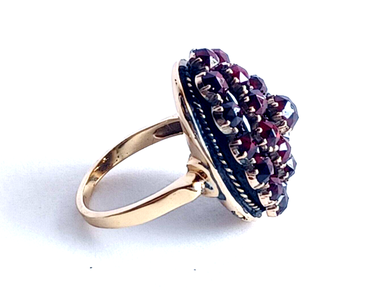 Antique Victorian Bohemian Garnet & 10K Yellow Gold Ring image 5