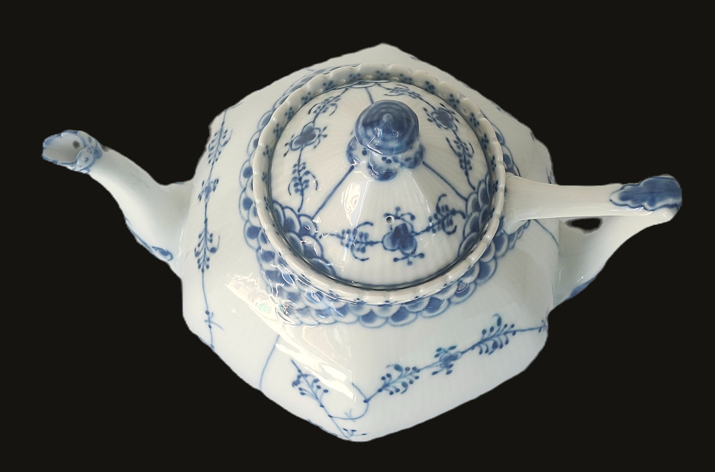 Gorgeous Royal Copenhagen Blue Fluted Full Lace Teapot image 5
