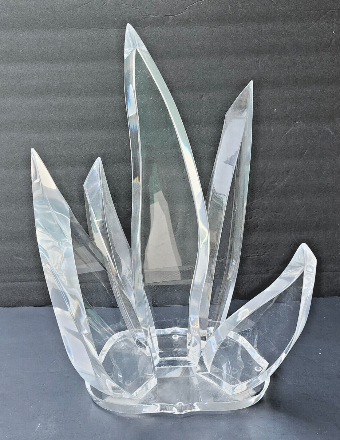 Large Mid Century Modern Abstract Fire Flames Lucite Sculpture Centerpiece image 4