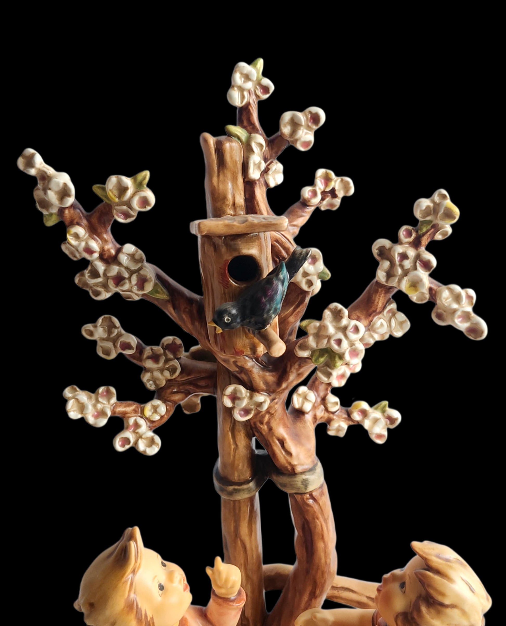 Hummel WELCOME SPRING Figurine #635 Century Collection with Box image 1