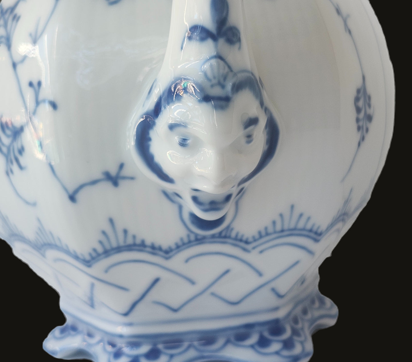 Gorgeous Royal Copenhagen Blue Fluted Full Lace Teapot image 4