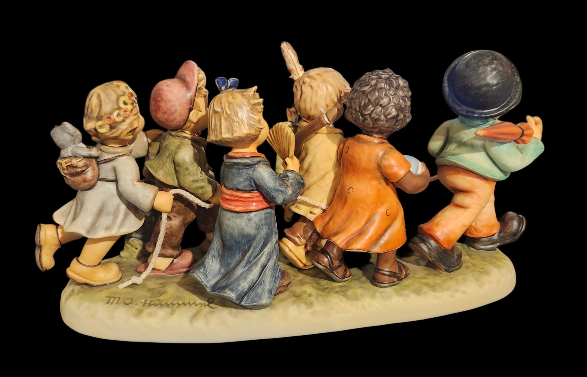 Hummel # 1440 "Worldwide Wanderers" Millennium HUM 2000 Limited Edition Figurine image 5